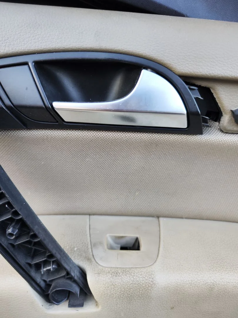 Foto de MANETA INTERIOR DELANTERA DERECHA AUDI Q7 (4L) 3.0 V6 24V TDI (233 CV / 171 KW) referencia 4L0837020A FKZ