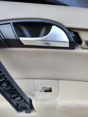 Foto de MANETA INTERIOR DELANTERA DERECHA AUDI Q7 (4L) 3.0 V6 24V TDI (233 CV / 171 KW)