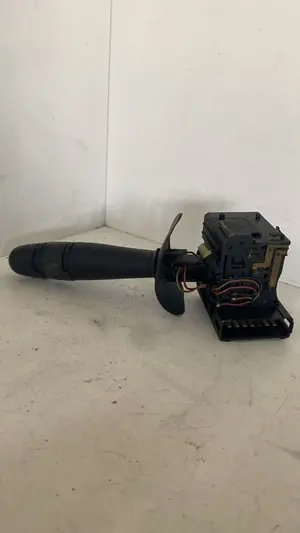 Foto de MANDO INTERMITENTES RENAULT MEGANE I COUPE (DA0) referencia 7700428238