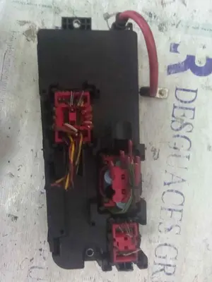 Foto de CAJA RELES / FUSIBLES OPEL VECTRA C BERLINA 3.2 V6 24V CAT (Z 32 SE / LA3) (211 CV / 155 KW) referencia 519037014 foto 3