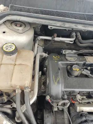 Foto de TUBOS AIRE ACONDICIONADO FORD FOCUS BERLINA (CAP) 1.6 TDCi CAT (90 CV / 66 KW) referencia 1742126 foto 3