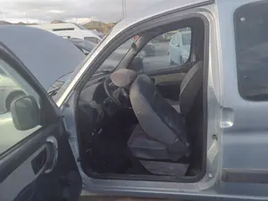 Foto de GOMAS CONTORNO PUERTA PEUGEOT PARTNER (S2) 1.9 Diesel (69 CV / 51 KW)