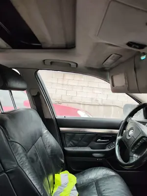 Foto de ASIDERO TECHO DELANTERO IZQUIERDO BMW SERIE 5 BERLINA (E39) 3.0 24V Turbodiesel CAT (193 CV / 142 KW)