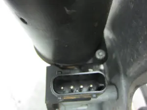 Foto de MOTOR LIMPIA DELANTERO BMW SERIE X5 (E53) 3.0 24V CAT (231 CV / 170 KW) referencia 840302608 foto 6