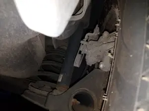 Foto de BIELETA ESTABILIZADORA DELANTERA IZQUIERDA VOLKSWAGEN PASSAT BERLINA (3B3) 1.9 TDI (131 CV / 96 KW)