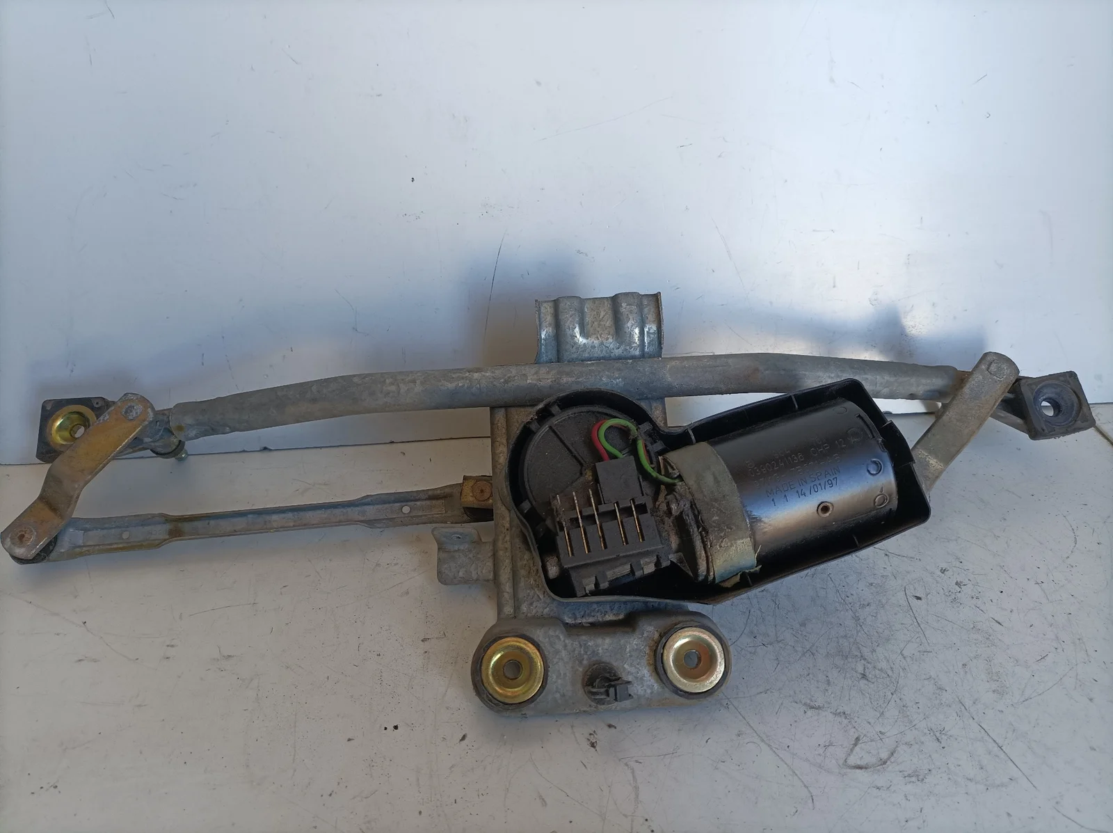 Foto de MOTOR LIMPIA DELANTERO FORD KA (CCQ) referencia 0390241136