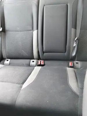 Foto de ENGANCHE CINTURON TRASERO IZQUIERDO NISSAN QASHQAI (J11E) 1.2 16V CAT (116 CV / 85 KW)