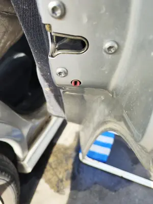 Foto de CERRADURA PUERTA TRASERA DERECHA OPEL VECTRA B BERLINA 2.0 DTI (101 CV / 74 KW) referencia 24414130
