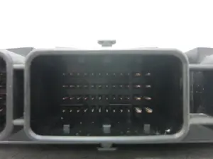 Foto de CENTRALITA MOTOR UCE CITROEN C4 BERLINA 1.6 HDi CAT (9HY / DV6TED4) (109 CV / 80 KW) referencia 9661773380 foto 6