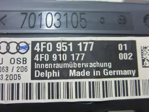 Foto de LUZ INTERIOR AUDI A6 BERLINA (4F2) 4.2 V8 40V (335 CV / 246 KW) referencia 4F0951177 foto 6