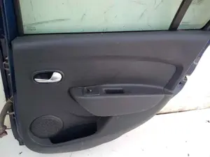 Foto de GUARNECIDO PUERTA TRASERA DERECHA DACIA LOGAN II 1.5 dCi Diesel FAP CAT (90 CV / 66 KW) foto 2