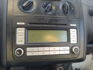 Foto de SISTEMA AUDIO / RADIO CD VOLKSWAGEN CADDY (2K)(02.2004) 1.9 TDI (BSU) (75 CV / 55 KW)