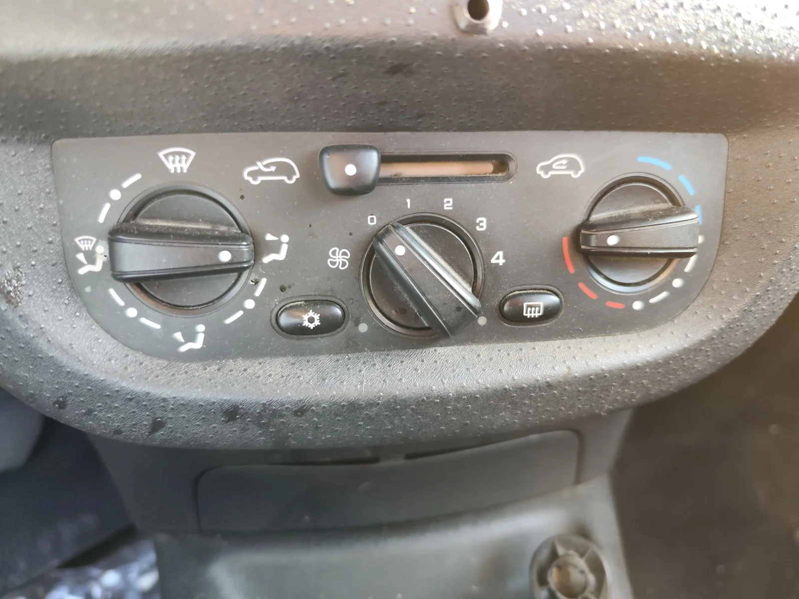 Foto de MANDO CALEFACCION / AIRE ACONDICIONADO CITROEN C3 1.4 (73 CV / 54 KW)