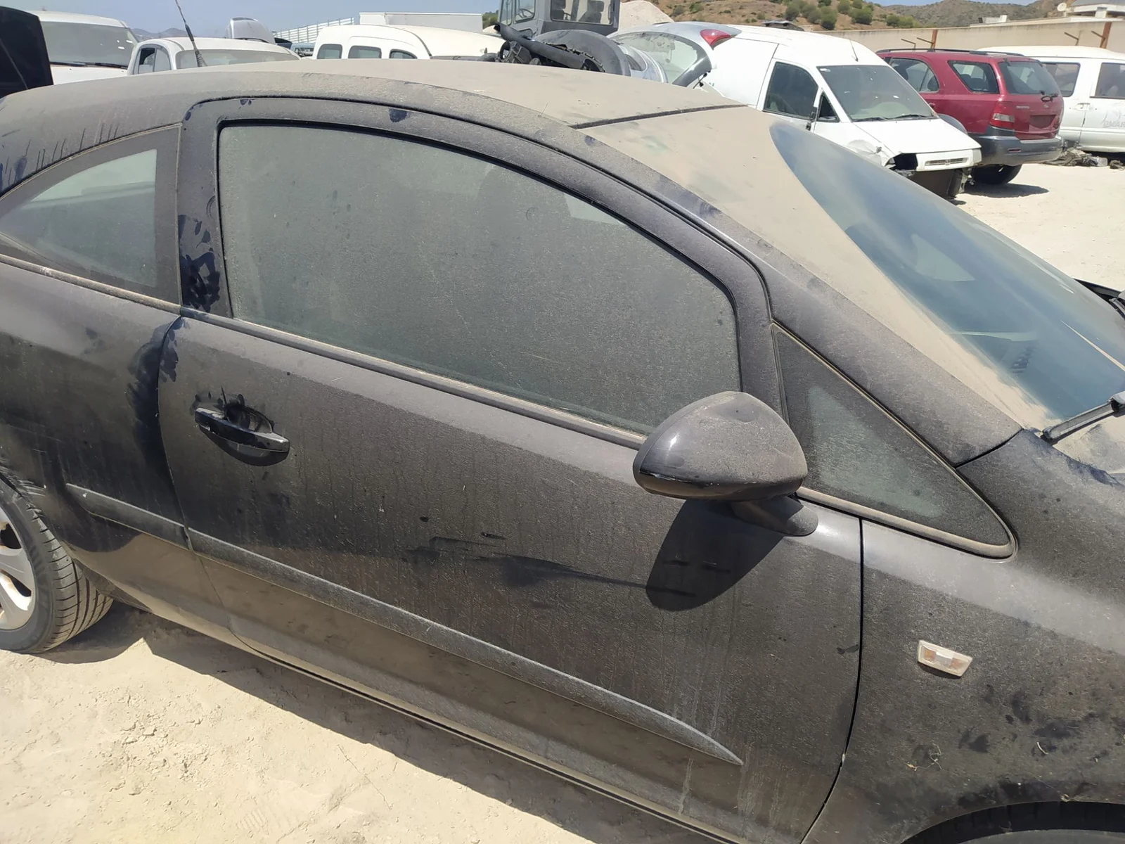 Foto de PUERTA DELANTERA DERECHA OPEL CORSA D 1.2 16V CAT (Z 12 XEP / LB4) (80 CV / 59 KW) referencia 93191127