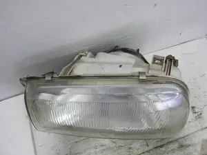 Foto de FARO IZQUIERDO VOLKSWAGEN VENTO (1H2) 1.6 (75 CV / 55 KW) referencia 13905300 foto 4