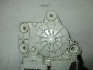 Foto de MOTOR ELEVALUNAS TRASERO IZQUIERDO OPEL VECTRA C BERLINA 1.9 16V CDTI CAT (Z 19 DTH / LRD) (150 CV / 110 KW) referencia 0536007702 foto 6