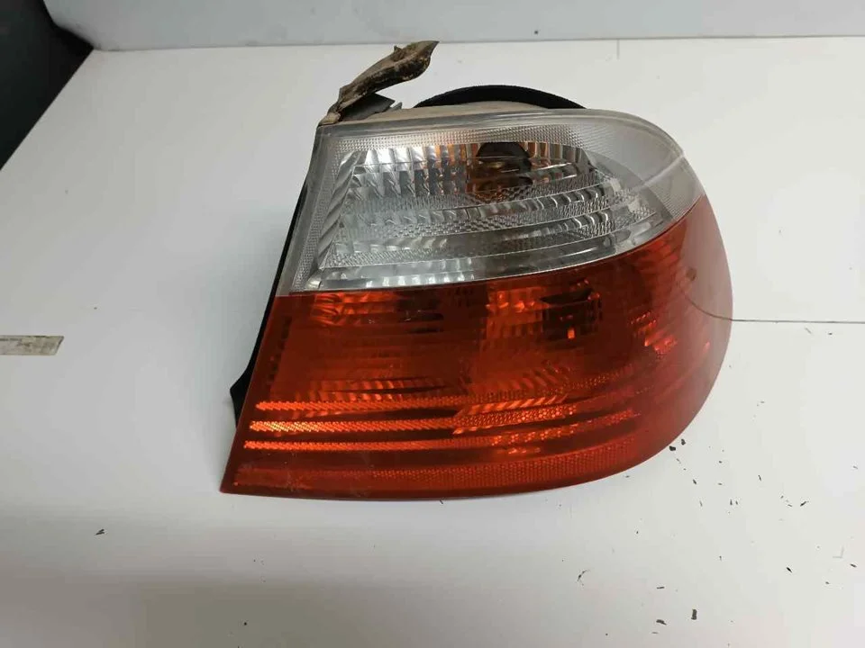 Foto de PILOTO TRASERO DERECHO BMW SERIE 3 COUPE (E46) 2.0 16V (143 CV / 105 KW) referencia 8383826