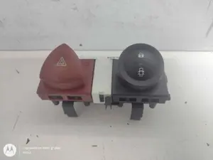Foto de WARNING RENAULT MEGANE II CLASSIC BERLINA referencia 8200095493 foto 1