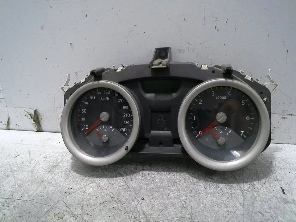 Foto de CUADRO INSTRUMENTOS RENAULT MEGANE II BERLINA 5P 1.5 dCi Diesel (82 CV / 60 KW) referencia 8200306538