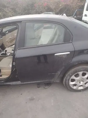 Foto de PUERTA TRASERA IZQUIERDA ALFA ROMEO 159 (140) 1.9 JTD (M) 16V CAT (150 CV / 110 KW)