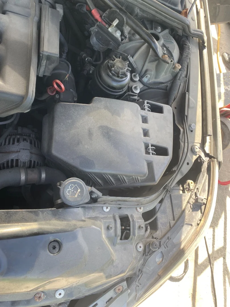 Foto de CAJA FILTRO AIRE BMW SERIE 5 BERLINA (E60) 3.0 24V CAT (231 CV / 170 KW) referencia 13717577778
