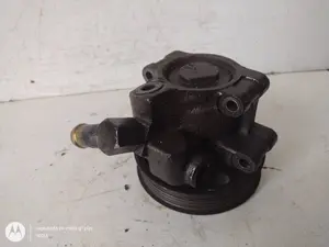 Foto de BOMBA DIRECCION FORD FOCUS BERLINA (CAK) referencia XS4E3A733AC foto 2