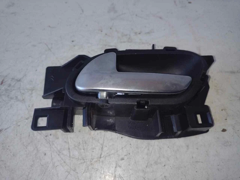 Foto de MANETA INTERIOR DELANTERA IZQUIERDA CITROEN C1 referencia 1905002