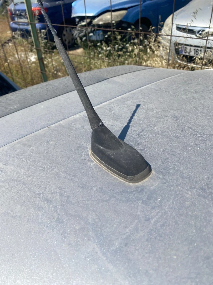 Foto de BASE DE ANTENA PEUGEOT 208 (P2) 1.2 PureTech (74 CV / 55 KW)