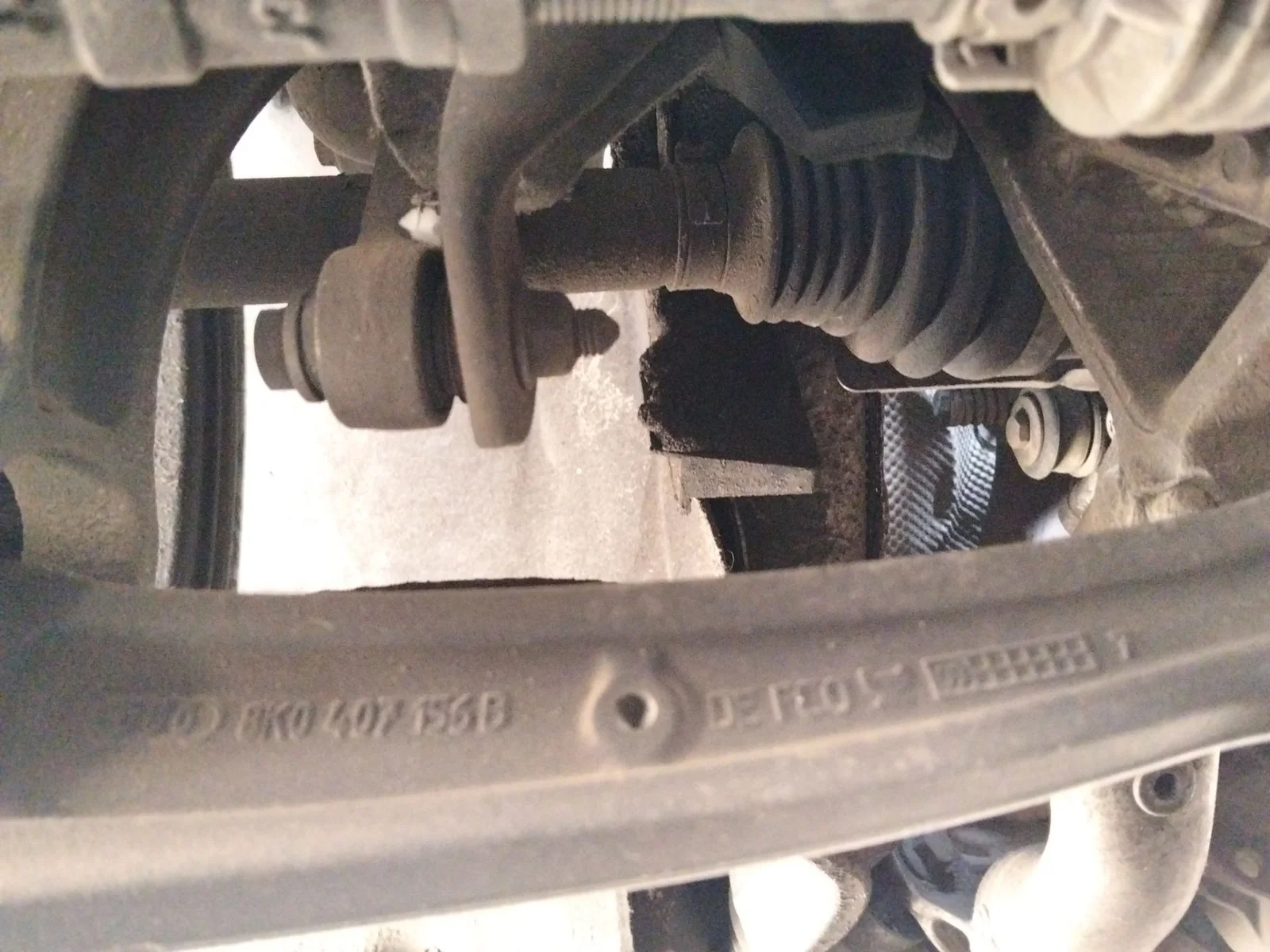 Foto de TRANSMISION DELANTERA DERECHA AUDI A4 BERLINA (8K2) 2.0 16V TDI (143 CV / 105 KW)