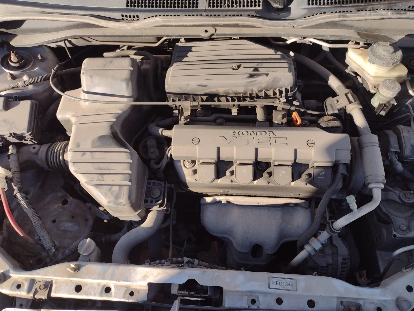 Foto de MOTOR COMPLETO HONDA CIVIC BERLINA 3 PUERTAS (EP) 1.6 VTEC CAT (D 16 V 1) (110 CV / 81 KW) referencia D16V1