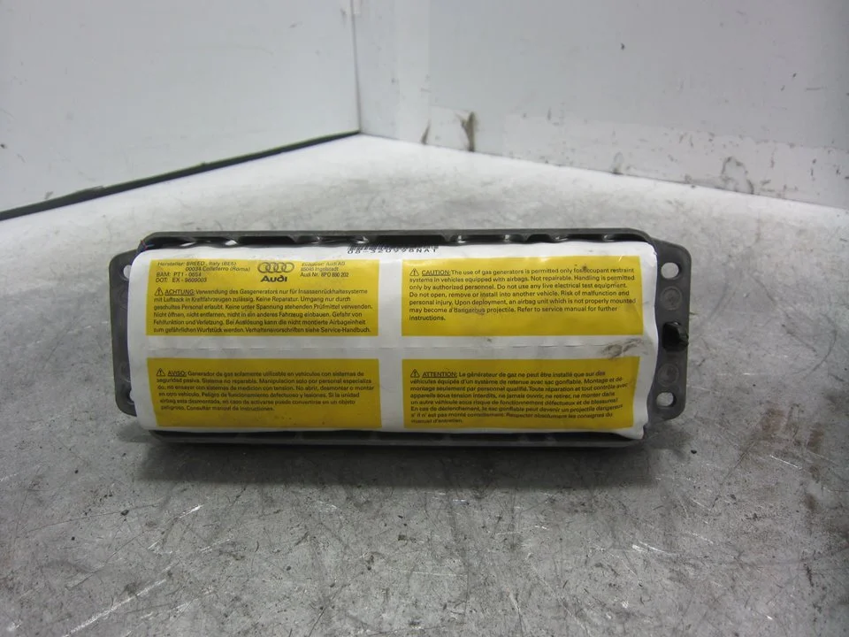 Foto de AIRBAG DELANTERO DERECHO AUDI A3 SPORTBACK (8PA) 1.9 TDI (105 CV / 77 KW) referencia 8P0880202