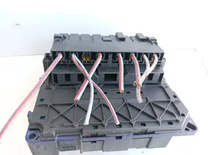 Foto de CAJA RELES / FUSIBLES CITROEN C5 BERLINA referencia 9643100980 foto 4