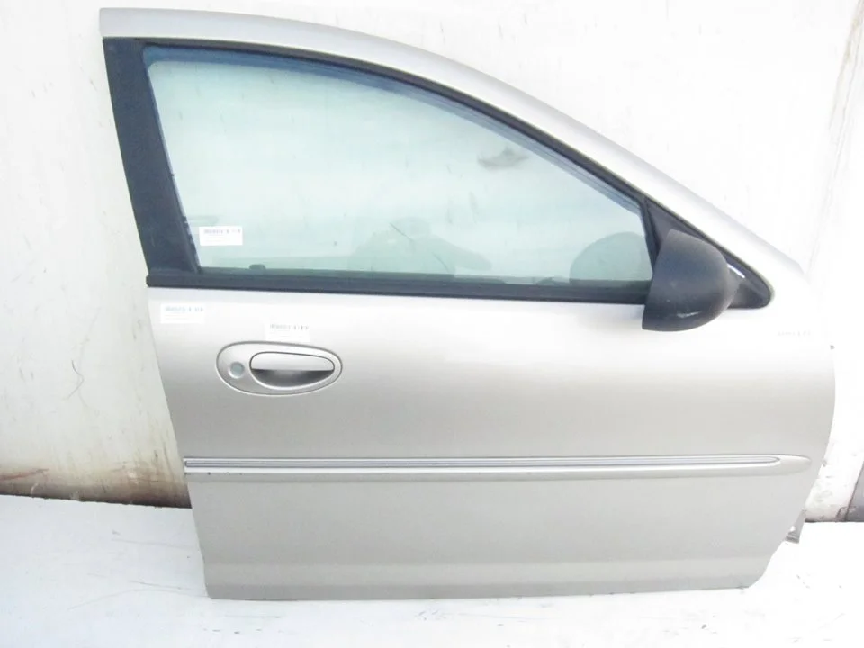 Foto de PUERTA DELANTERA DERECHA CHRYSLER SEBRING JR 41 BERLINA 2.7 CAT (203 CV / 149 KW)