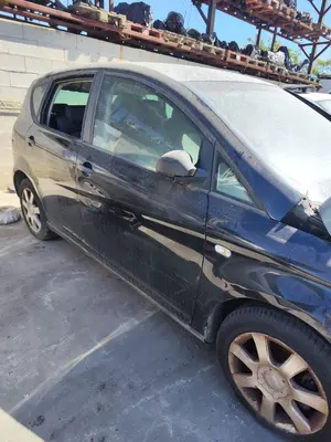 Foto de PUERTA DELANTERA DERECHA SEAT ALTEA (5P1) 1.9 TDI (105 CV / 77 KW) referencia 5P0831056A