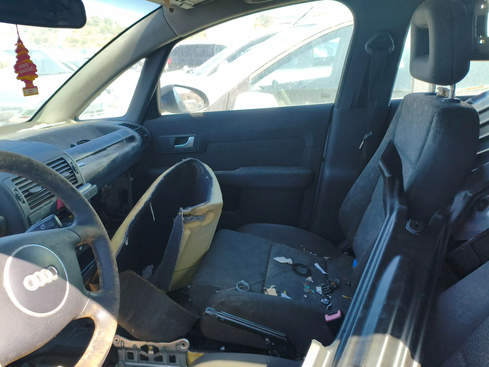 Foto de GUARNECIDO PUERTA DELANTERA DERECHA AUDI A2 (8Z) 1.4 TDI (75 CV / 55 KW) referencia 8Z1867104 FKZ