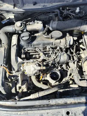 Foto de MOTOR COMPLETO SEAT LEON (1M1) 1.9 TDI (90 CV / 66 KW) referencia ALH foto 3