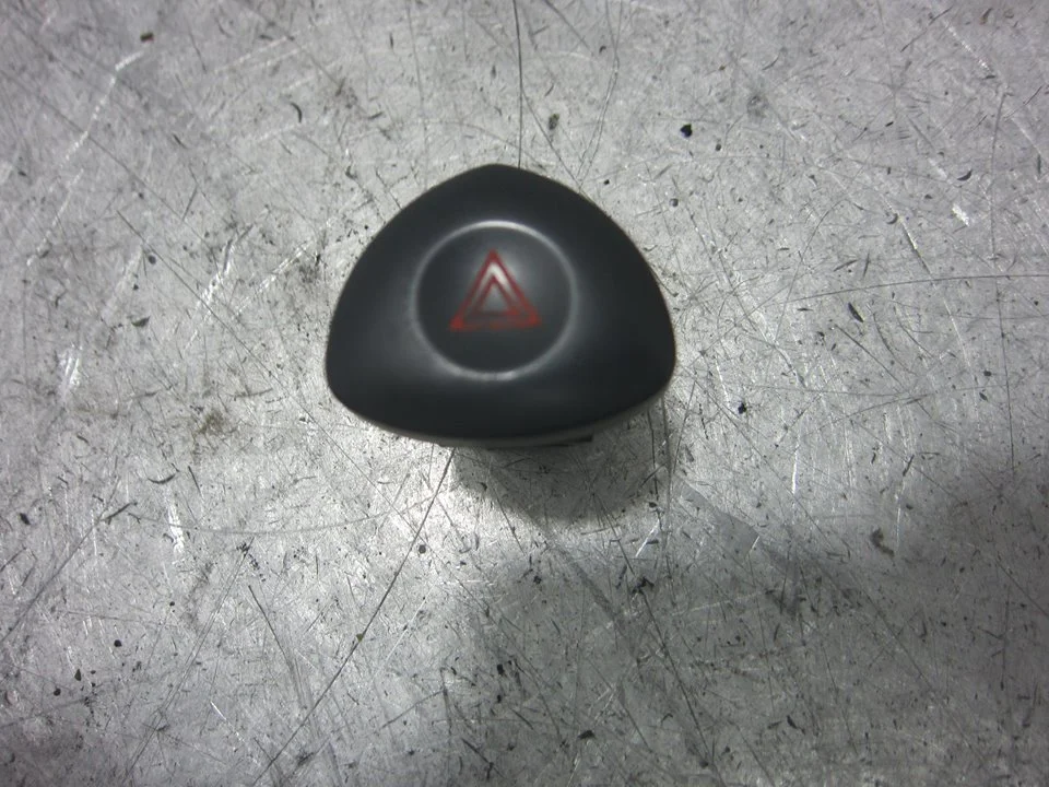 Foto de WARNING RENAULT CLIO II FASE II (B/CB0) 1.5 dCi Diesel (82 CV / 60 KW) referencia 442723