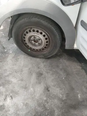 Foto de LLANTA FORD TRANSIT CONNECT (TC7) 1.8 TDCi CAT (110 CV / 81 KW) referencia 5048530