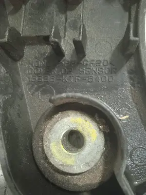 Foto de MOLDURA HONDA FES /SH /SES /DYLAN /PS 125 125 cm3 - 10 kW G-CAT (14 CV / 10 KW) referencia 18336-KTF-8400 foto 2