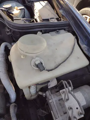 Foto de DEPOSITO LIMPIA MERCEDES-BENZ CLK (BM 208) COUPE 3.2 V6 18V CAT (218 CV / 160 KW) referencia 2088690020