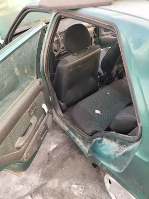 Foto de GOMAS CONTORNO PUERTA PEUGEOT 106 (S2) 1.1  (60 CV / 44 KW)