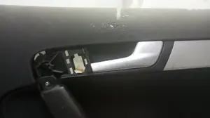 Foto de MANETA INTERIOR DELANTERA DERECHA AUDI A3 SPORTBACK (8PA) 2.0 TDI (140 CV / 103 KW) referencia 8P4837020