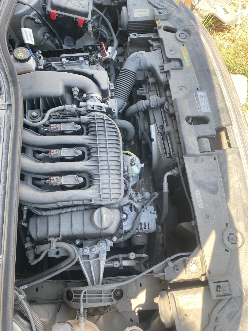 Foto de MOTOR COMPLETO PEUGEOT 208 (P2) 1.2 PureTech (74 CV / 55 KW) referencia MHM