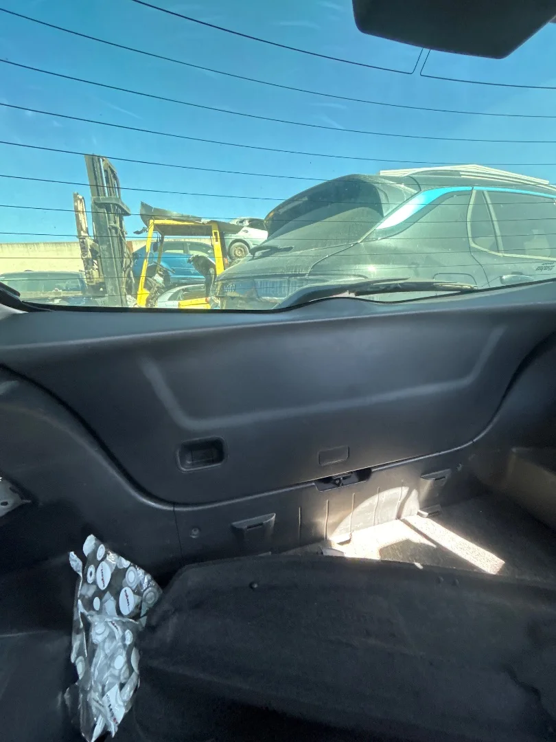 Foto de GUARNECIDO PORTON TRASERO TOYOTA YARIS (KSP9/SCP9/NLP9) 1.3 16V CAT (101 CV / 74 KW) referencia 677500D010