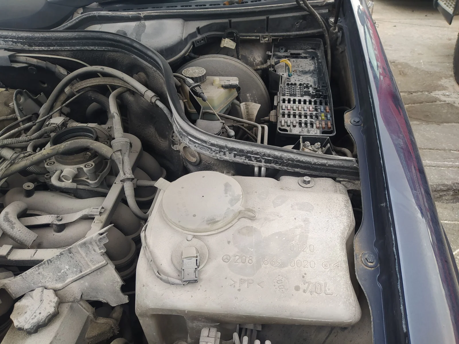 Foto de DEPOSITO LIMPIA MERCEDES-BENZ CLK (BM 208) CABRIO 2.0 16V CAT (136 CV / 100 KW) referencia A2088690120