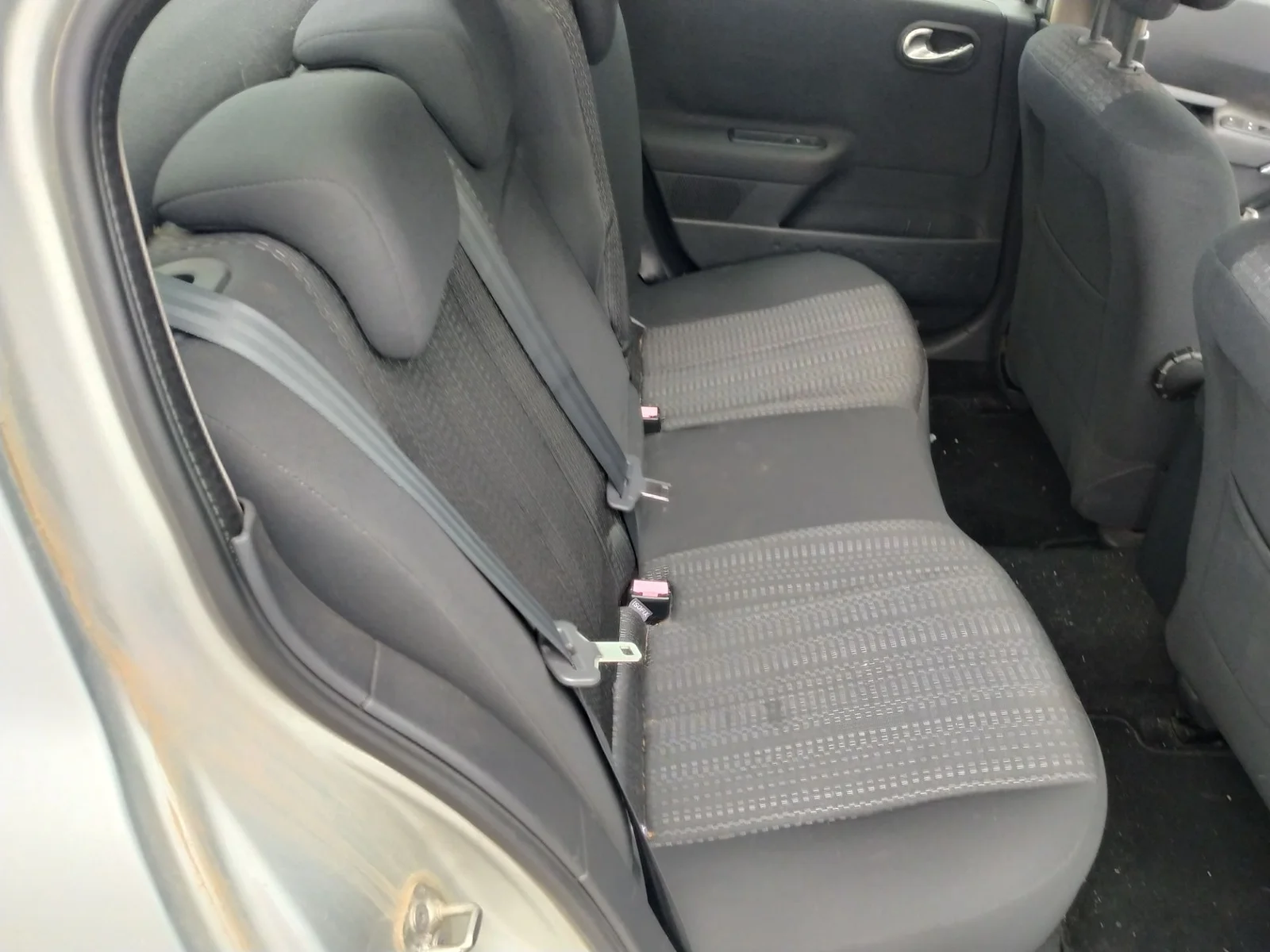 Foto de ASIENTOS TRASERO DERECHO RENAULT MEGANE II CLASSIC BERLINA 1.6 16V (112 CV / 82 KW) referencia 7701056485
