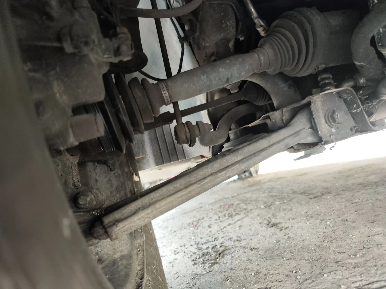 Foto de BRAZO SUSPENSION DELANTERO DERECHO FIAT II DOBLÒ (263) CARGO 1.6 JTDM 16V CAT (105 CV / 77 KW)