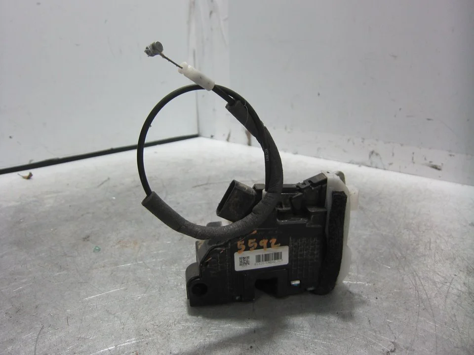 Foto de CERRADURA PUERTA DELANTERA DERECHA HYUNDAI I20 (GB) 1.2 16V CAT (84 CV / 62 KW) referencia 81320C8040