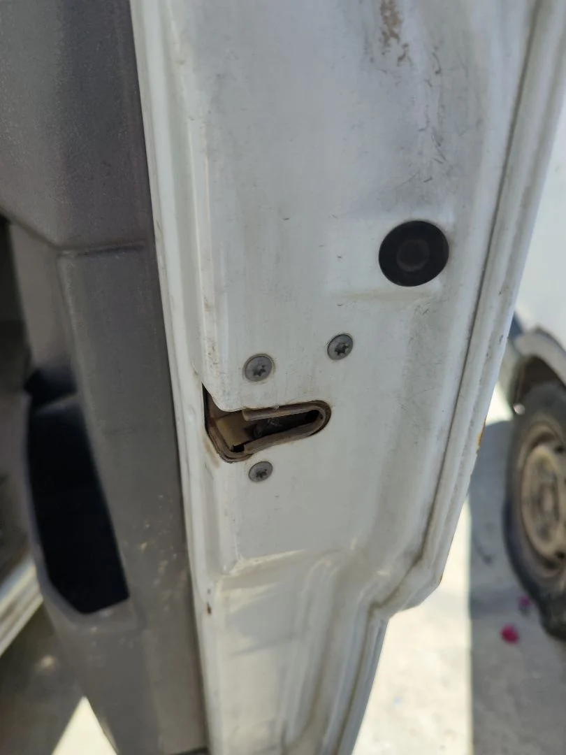 Foto de CERRADURA PUERTA DELANTERA DERECHA MERCEDES-BENZ SPRINTER II FURGÓN 2.1 CDI CAT (88 CV / 65 KW) referencia A9067201735