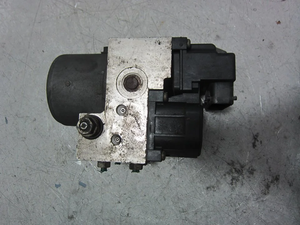 Foto de ABS RENAULT MEGANE I FASE 2 BERLINA (BA0) 1.9 dCi Diesel CAT (102 CV / 75 KW) referencia 0273004395